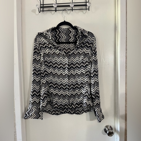 Ann Taylor Black and White Chevron Button Down Shirt - Picture 1 of 6